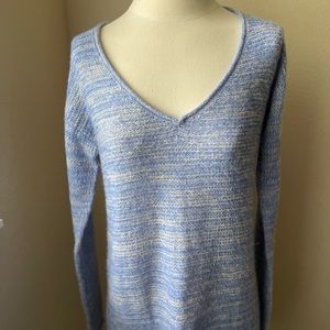Gap light weight maternity knit sweater